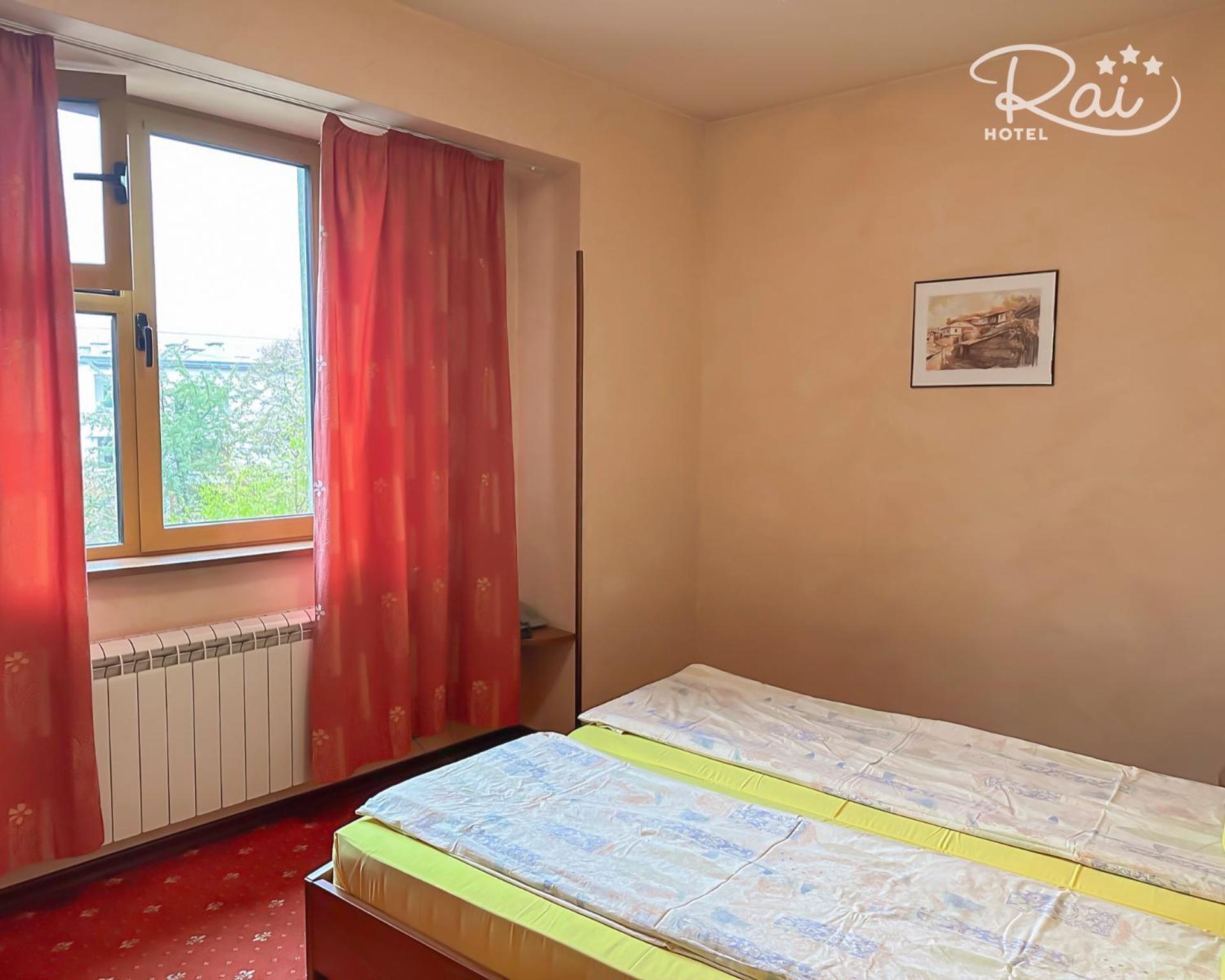 Rai Hotel 2*